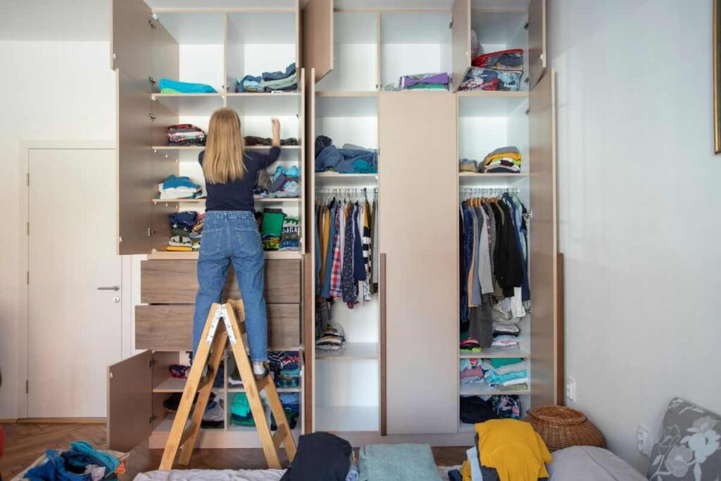 decluttering: il metodo giapponese per riordinare armadi e casa