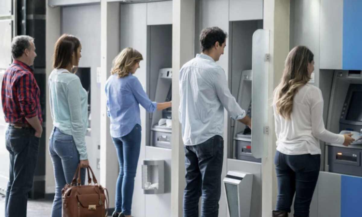 La recente riforma sulle commissioni applicate ai prelievi bancomat nasce da una direttiva comunitaria che mira a correggere criticità