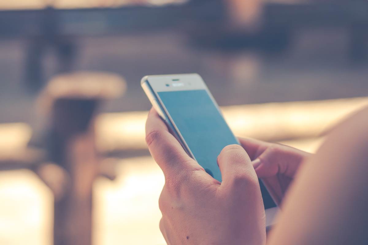 Cosa rischio se condivido uno screenshot di una conversazione privata?